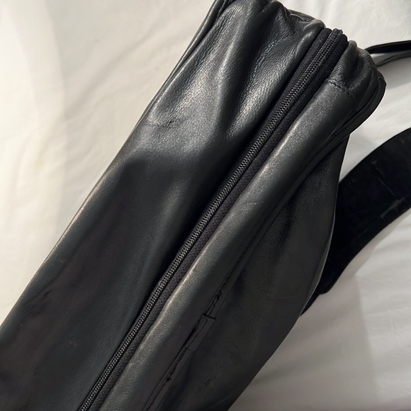 TUMI Large Vintage Travel Computer And Messenger Bag - Picture 8 of 11